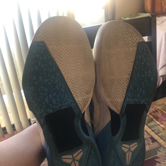 Kobe 7 - Picture 4 of 6